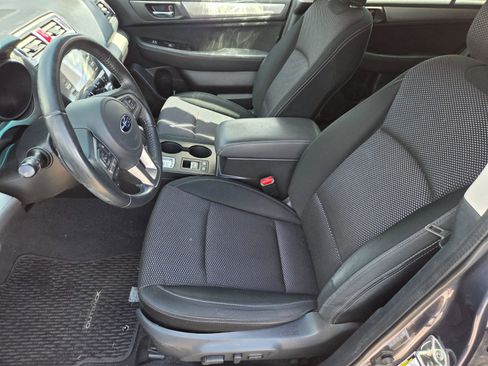 Used 2017 Subaru Outback 2.5i Premium AWD/4WD image 9