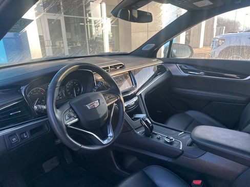 Certified 2025 Cadillac XT6 Premium Luxury image 12