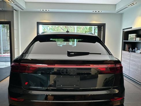 Used 2024 Audi SQ8 Prestige w/ Prestige Package AWD/4WD image 4