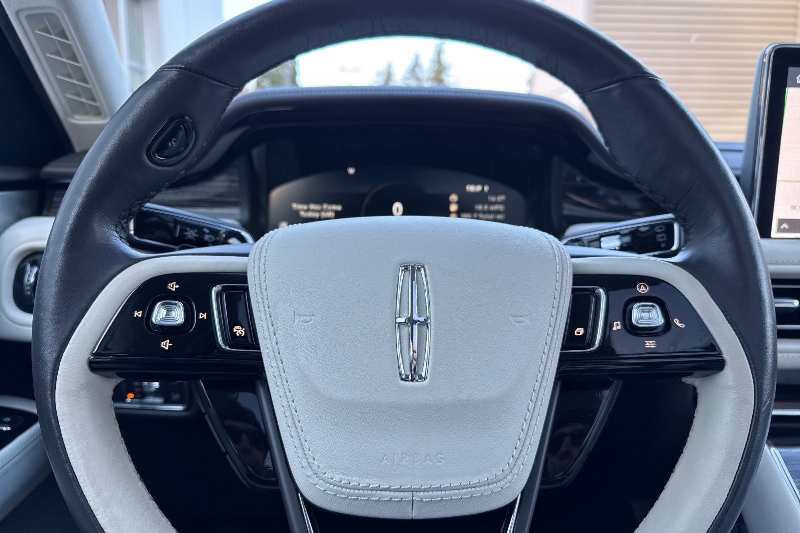 Certified 2023 Lincoln Aviator Black Label w/ Dynamic Handling Package AWD/4WD image 25