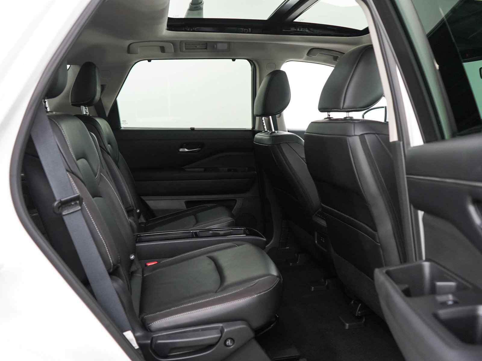 Used 2024 Nissan Pathfinder SL w/ SL Premium Package AWD/4WD image 12