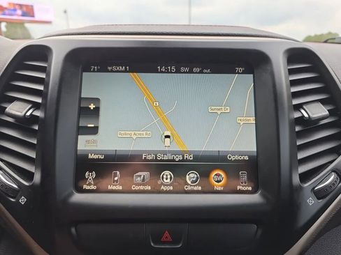 Used 2017 Jeep Cherokee Trailhawk image 31