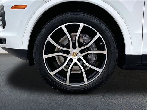 Certified 2023 Porsche Cayenne Platinum Edition AWD/4WD image 11