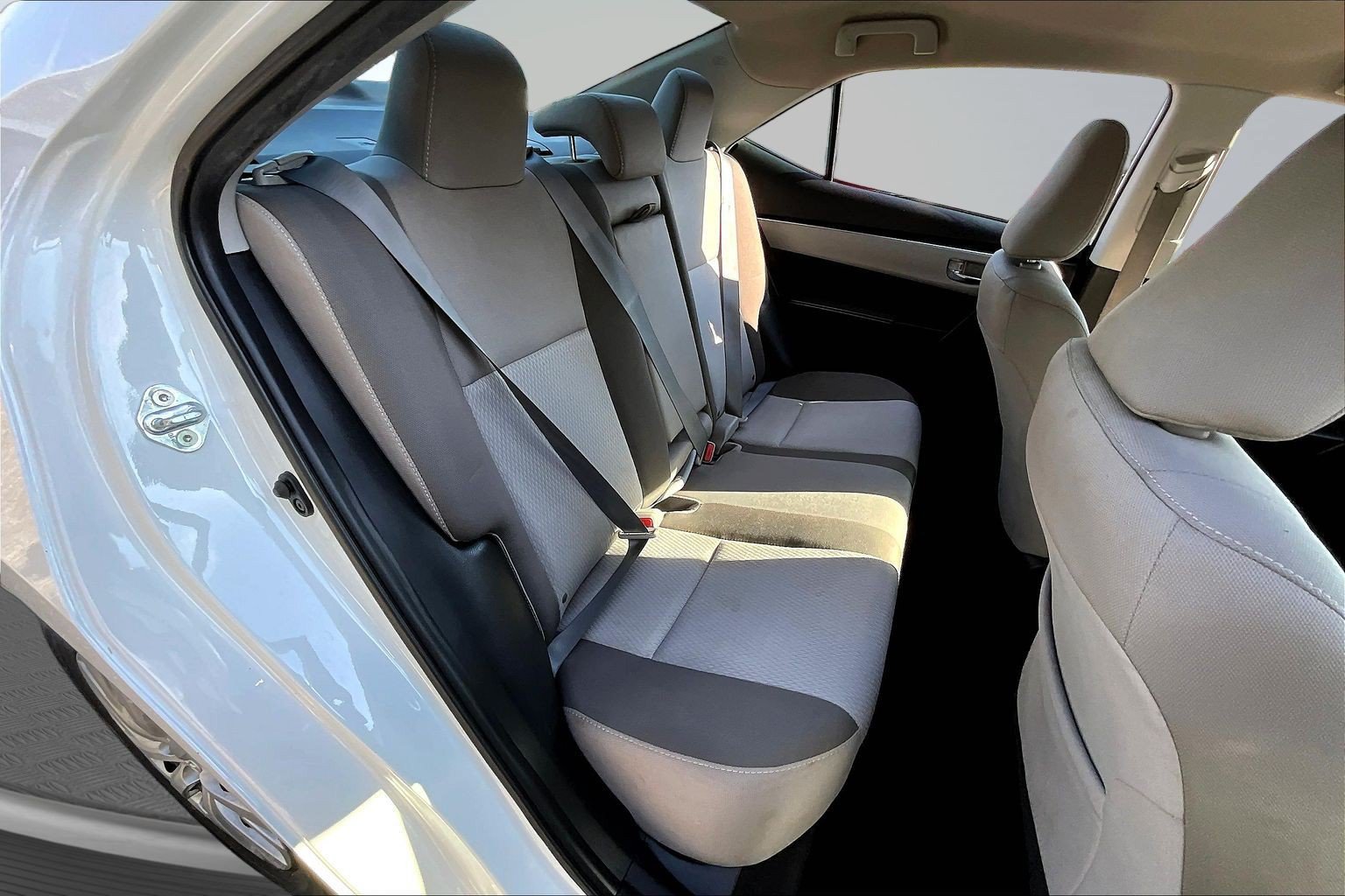 Used 2017 Toyota Corolla LE FWD image 23