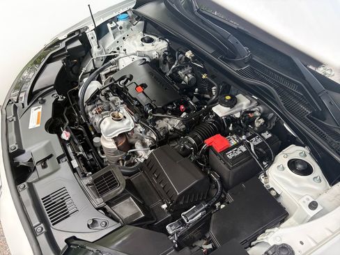 Used 2024 Honda HR-V LX image 31