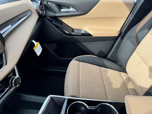 New 2026 Chevrolet Equinox ACTIV w/ Convenience Package III image 33