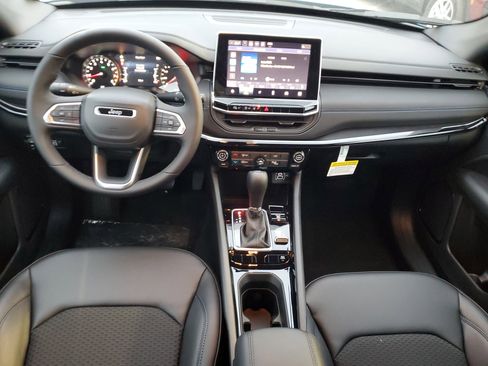 New 2026 Jeep Compass Latitude image 13