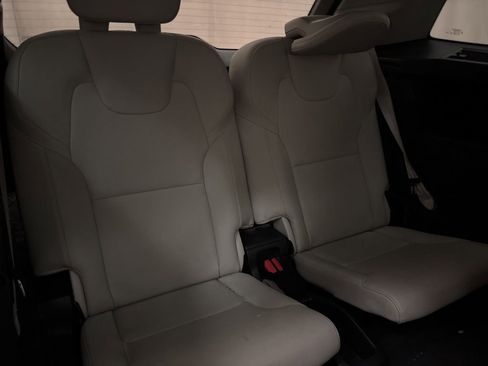 Used 2020 Volvo XC90 T6 Momentum image 19