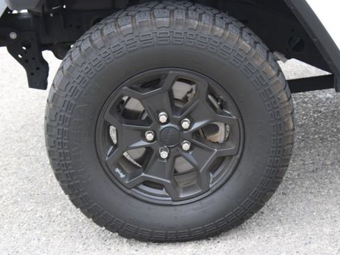 Used 2021 Jeep Gladiator Sport AWD/4WD image 8