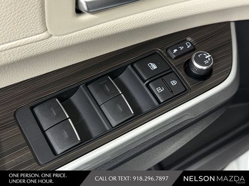 Used 2024 Toyota Sienna Platinum FWD image 21