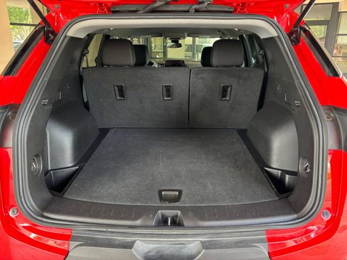 Used 2025 Chevrolet Blazer LT FWD image 33