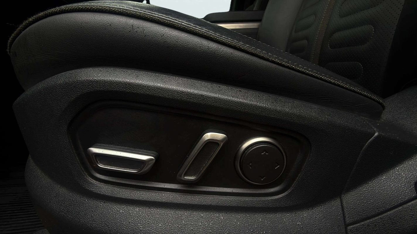 Used 2023 Rivian R1S Adventure Dual AWD/4WD image 17