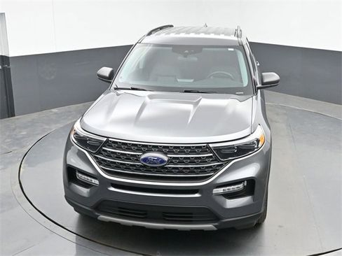 Used 2024 Ford Explorer XLT w/ Equipment Group 202A image 14
