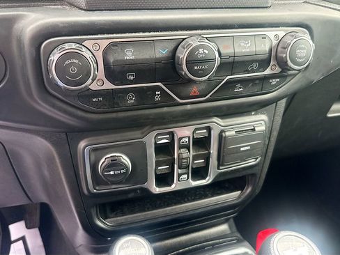 Used 2023 Jeep Wrangler Unlimited Sport AWD/4WD image 15
