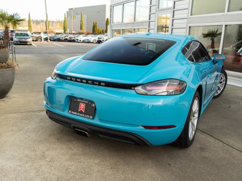 Used 2020 Porsche 718 Cayman image 6