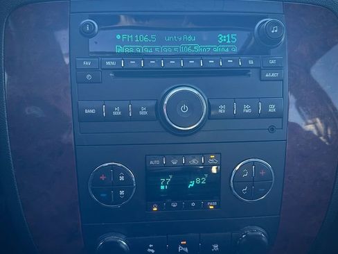 Used 2011 Chevrolet Avalanche LT w/ Luxury Package image 9