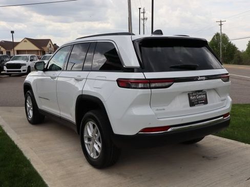 New 2026 Jeep Grand Cherokee Laredo AWD/4WD image 25