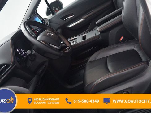 Used 2021 Toyota Sienna XSE FWD image 9