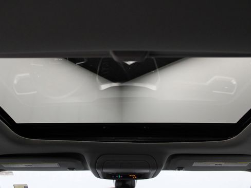 Used 2023 GMC Acadia SLE w/ Driver Convenience Package image 19