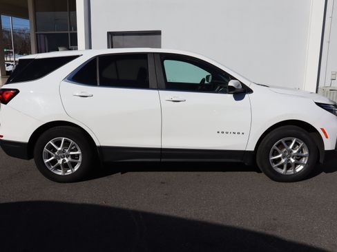 Certified 2024 Chevrolet Equinox LT image 11
