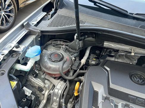 Used 2019 Volkswagen Tiguan SE image 24