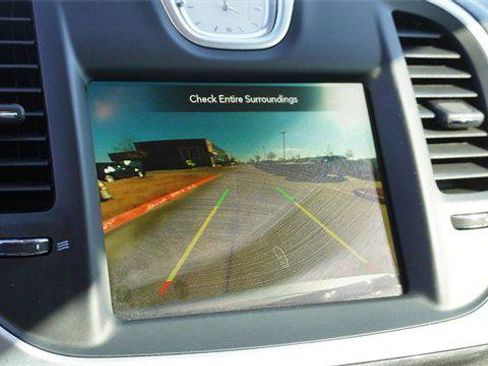 Certified 2022 Chrysler 300 Touring L image 22