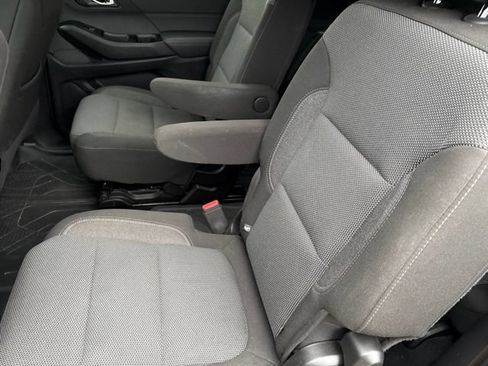 Used 2023 Chevrolet Traverse LT AWD/4WD image 10