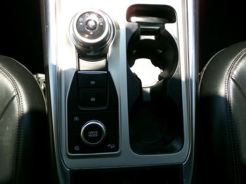Used 2023 Ford Explorer XLT w/ Equipment Group 202A AWD/4WD image 21
