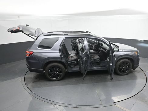 Used 2025 Honda Pilot Black Edition image 43