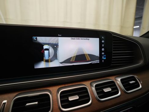 Used 2022 Mercedes-Benz GLS 450 4MATIC image 21