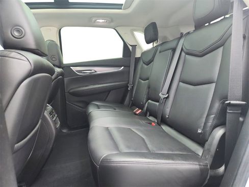 Used 2018 Cadillac XT5 Luxury w/ Driver Awareness Package image 23