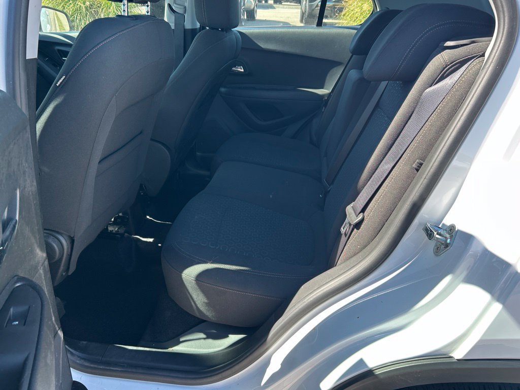 Used 2020 Chevrolet Trax LS FWD image 9