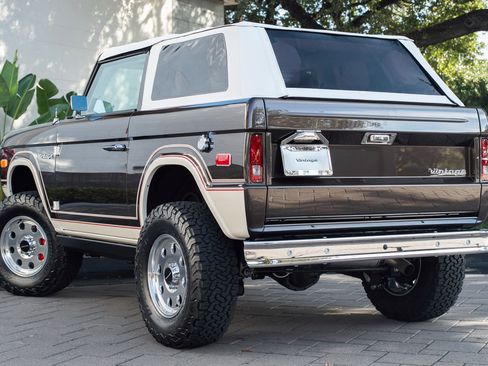 Used 2024 Ford Bronco Black Diamond image 52