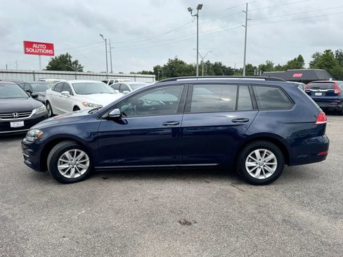 Used 2018 Volkswagen Golf S image 5