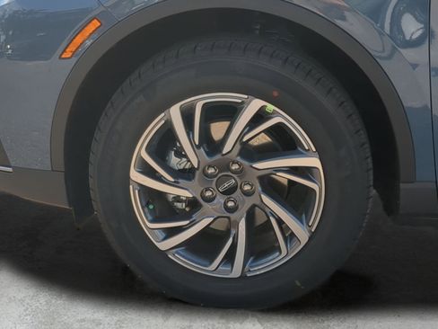 New 2026 Lincoln Corsair Premiere w/ Rear Removable Package Tray FWD image 9