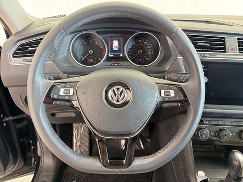Used 2020 Volkswagen Tiguan SE AWD/4WD image 17
