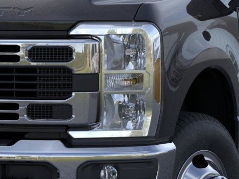 New 2026 Ford F350 XL w/ XL Chrome Package AWD/4WD image 18