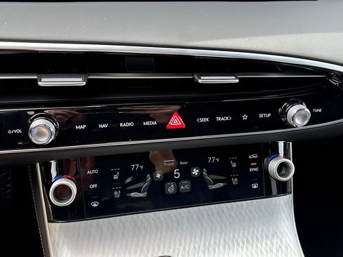 New 2026 Genesis GV70 2.5T Sport Prestige image 18