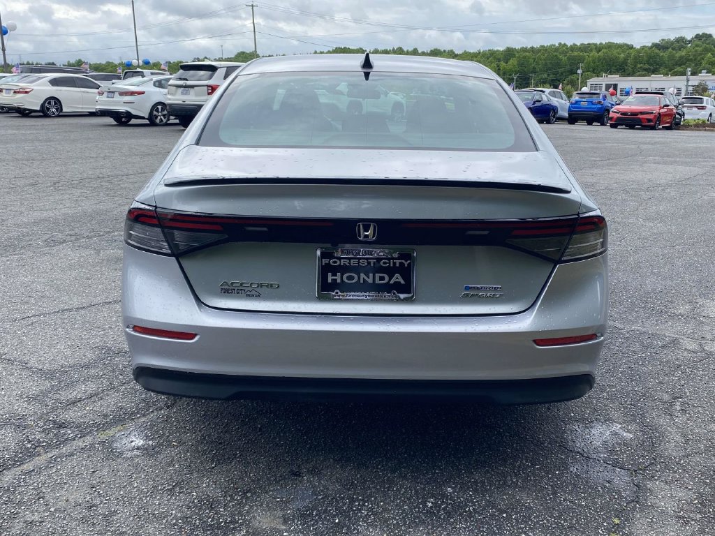 Used 2024 Honda Accord Sport image 4