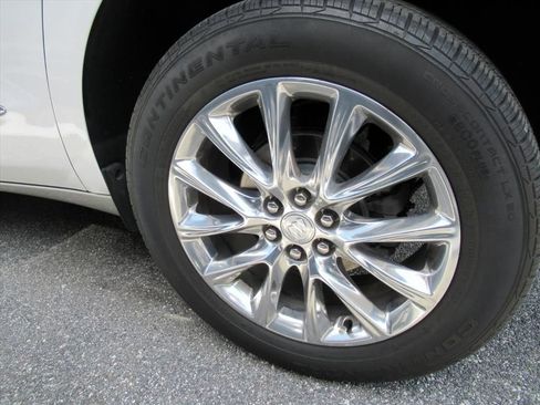 Used 2021 Buick Enclave Premium w/ Sun and Sites Package image 5