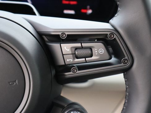 New 2026 Porsche Macan 4 Electric image 31