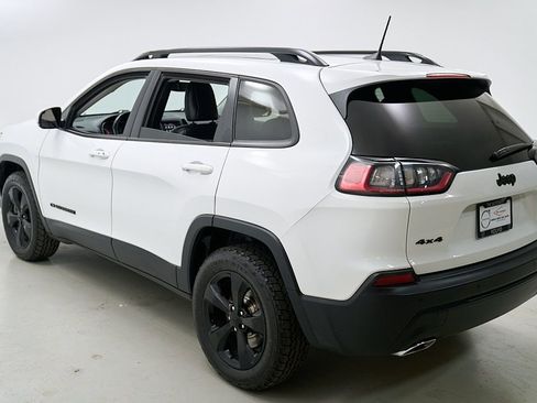 Used 2019 Jeep Cherokee Latitude Plus AWD/4WD image 7