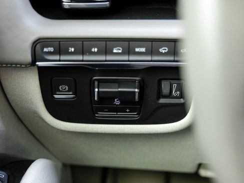 Used 2021 Cadillac Escalade Sport Platinum AWD/4WD image 31