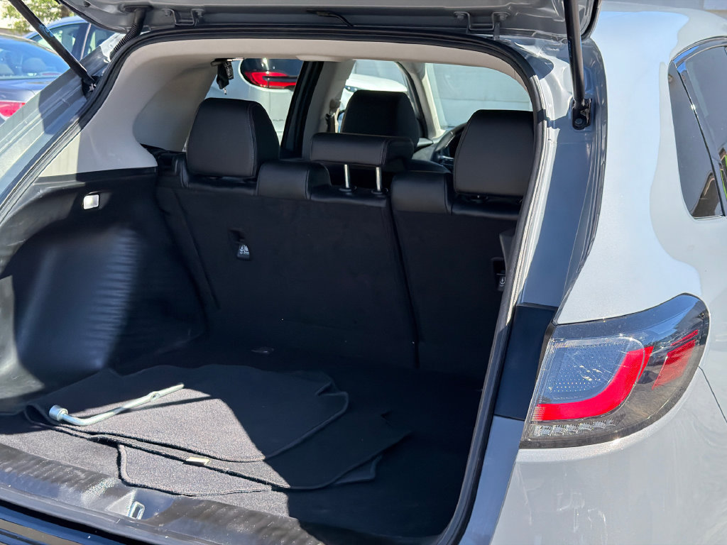 Used 2026 Honda HR-V EX-L image 8
