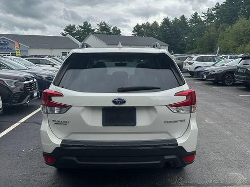 Used 2023 Subaru Forester Premium AWD/4WD image 6