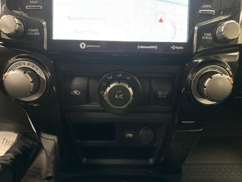 Used 2024 Toyota 4Runner TRD Off-Road Premium image 18