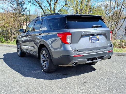 Certified 2022 Ford Explorer XLT w/ Equipment Group 202A AWD/4WD image 4