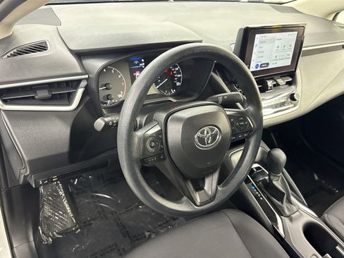 Used 2024 Toyota Corolla LE FWD image 13