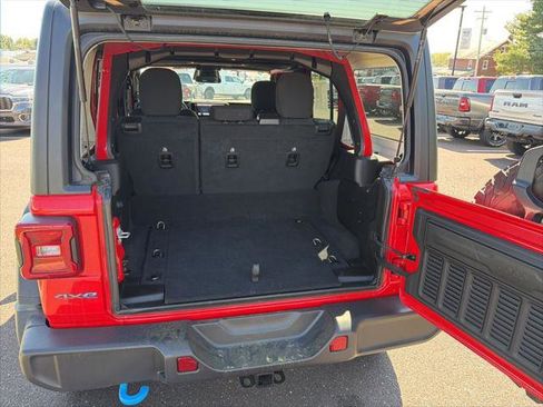 Certified 2025 Jeep Wrangler Unlimited Rubicon 4xe w/ Convenience Group AWD/4WD image 18