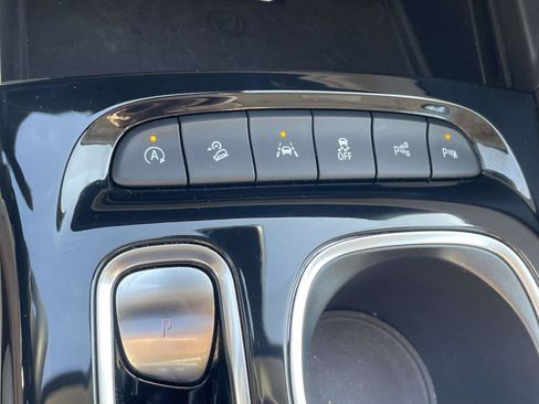 Certified 2021 Buick Envision Avenir w/ Technology Package II AWD/4WD image 25